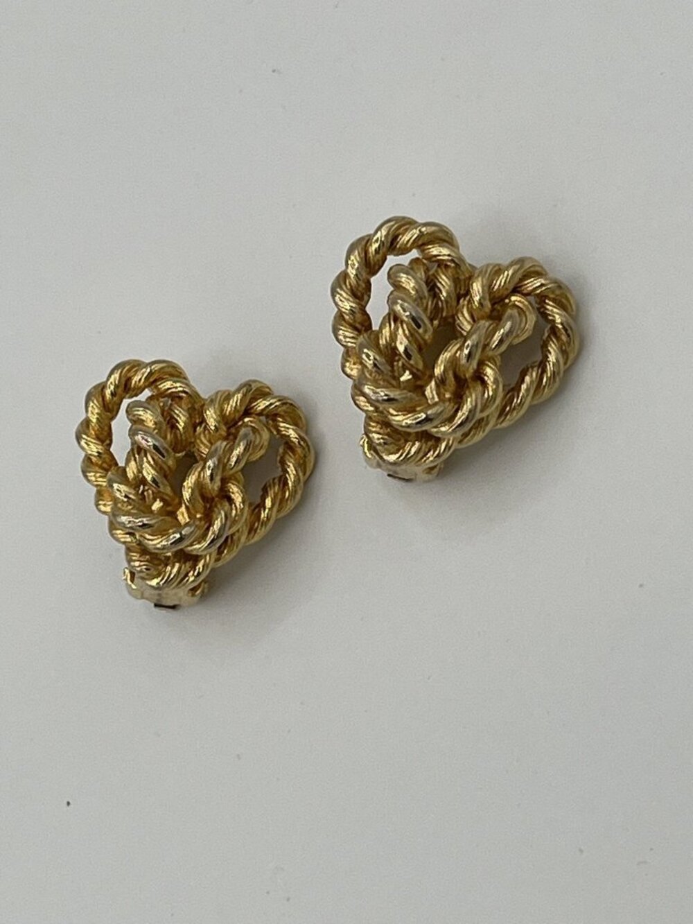 Vintage Givenchy Gold Tone Twisted Rope Heart Clip On Earrings Signed Paris New